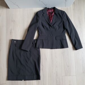 Women's Black Two-Piece Skirt Suit Set - Classic Professional